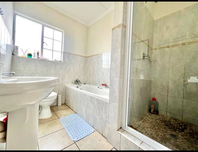 3 BEDROOM HOUSE FOR SALE IN LINCOLN MEADE